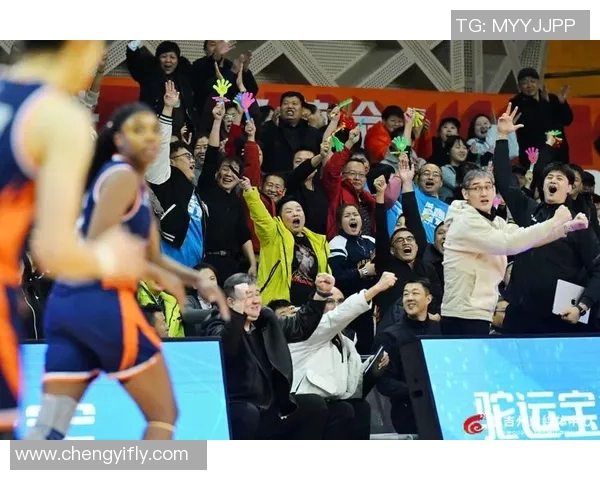 广州与新疆篮球赛激战正酣球迷热情高涨期待精彩对决